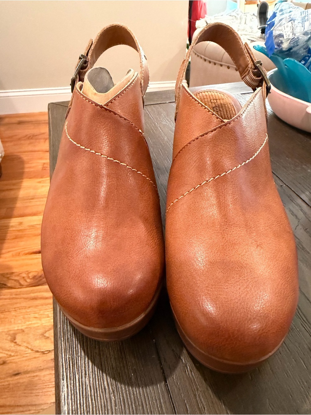 boc Women's Tan Brown Leather Clogs